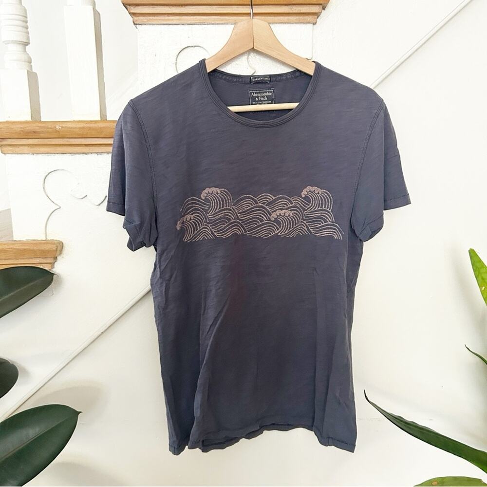 Abercrombie & Fitch Graphic T-Shirt Gray Wave Print Cotton Garment Dyed Size S